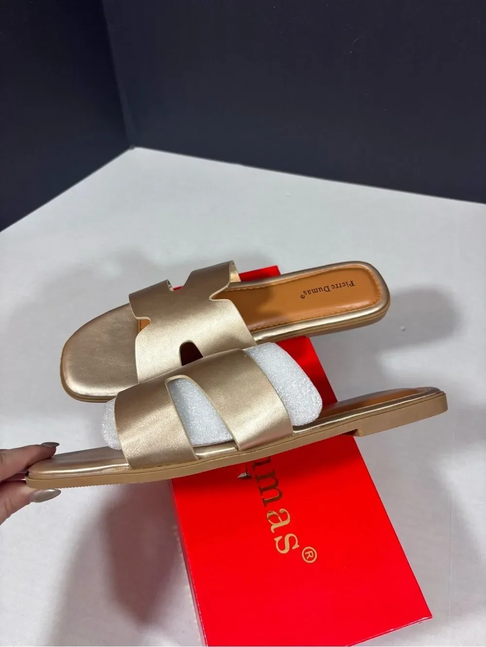 PIERRE DUMAS EMPRESS-29 SANDAL Gold Size 10 Slides NEW in Box